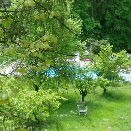 Bed & Breakfast Chateau De Monteux