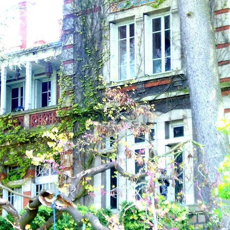 Chateau De Monteux