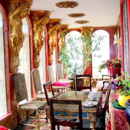Bed & Breakfast Chateau De Monteux La Fouillouse