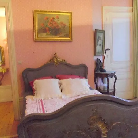 Bed & Breakfast Chateau De Monteux La Fouillouse